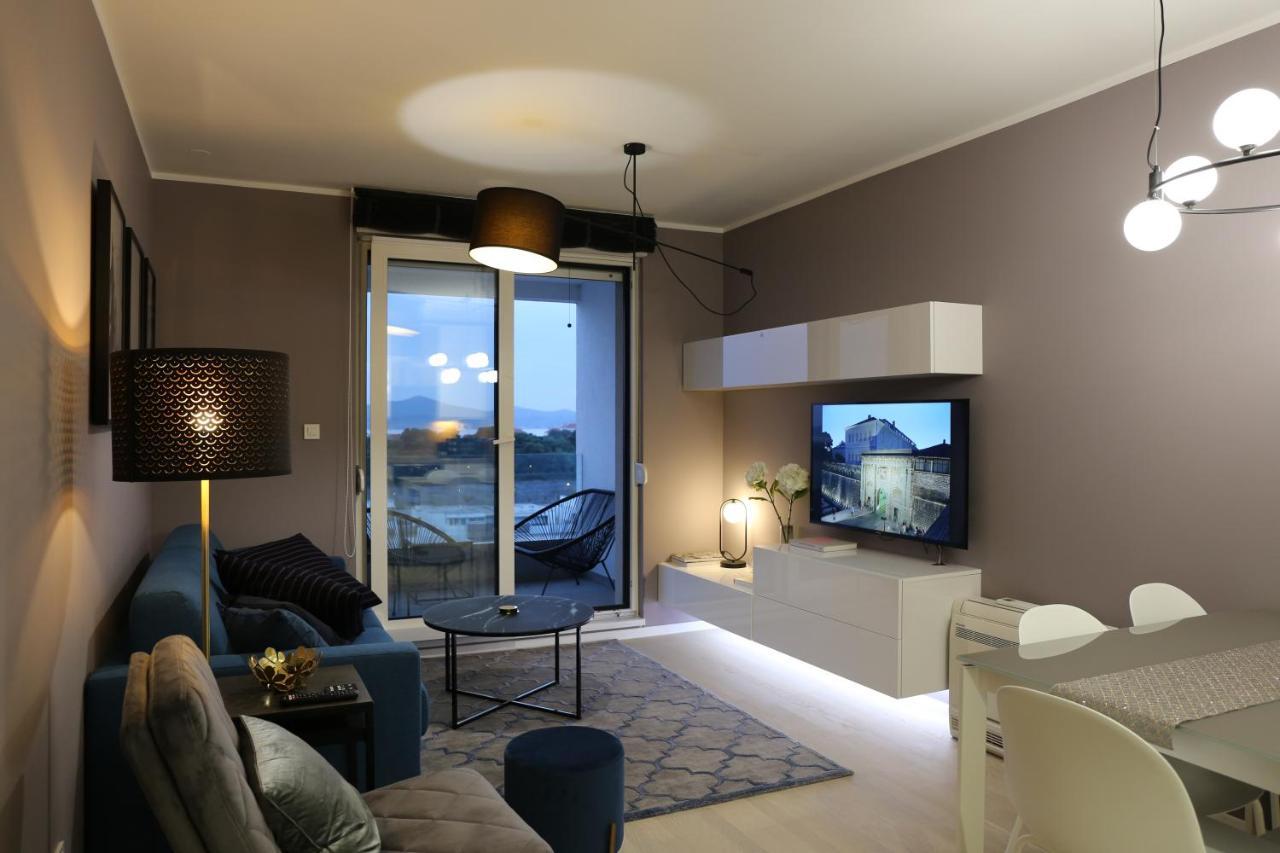 Ambassador Apartment Zara Esterno foto
