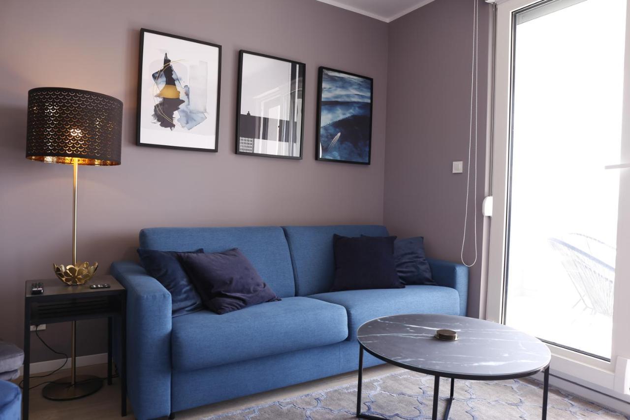 Ambassador Apartment Zara Esterno foto