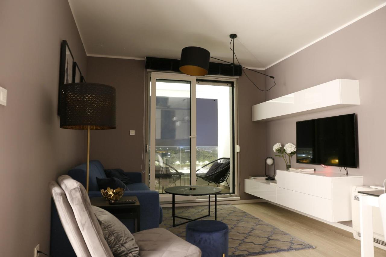Ambassador Apartment Zara Esterno foto